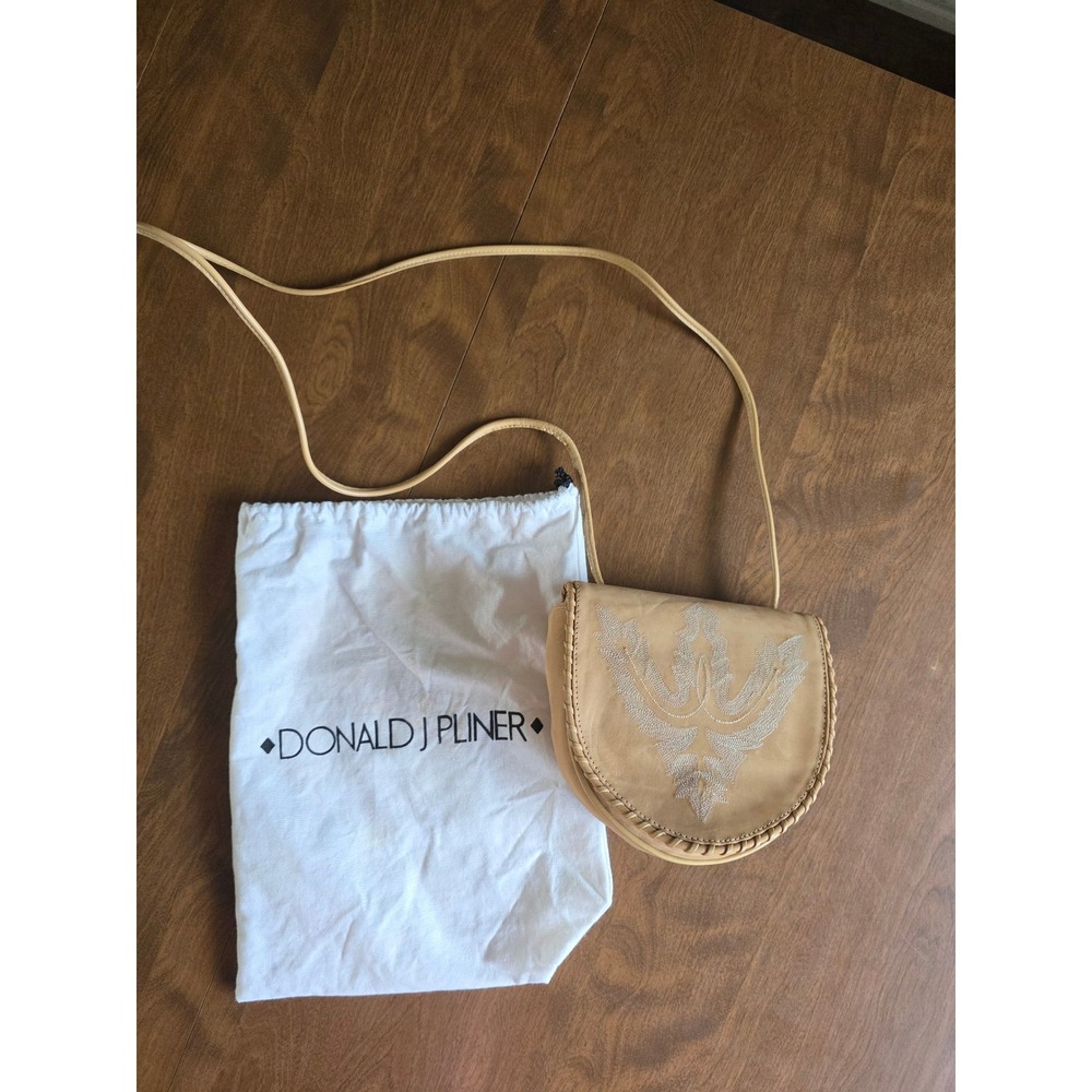 Donald J Pliner Tan Leather Embroidered Saddle Crossbody Bag Whipstitch Detail